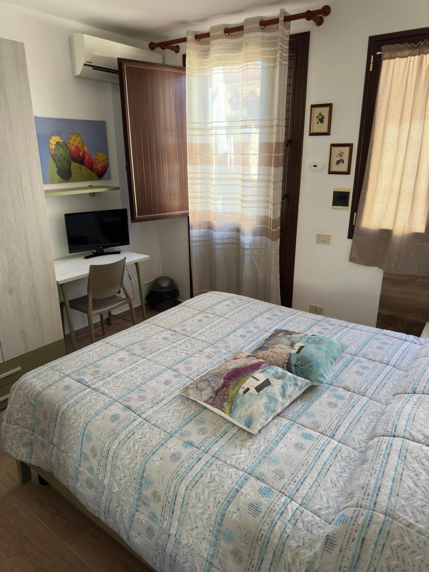 チェファル Mareblu Bed & Breakfast エクステリア 写真