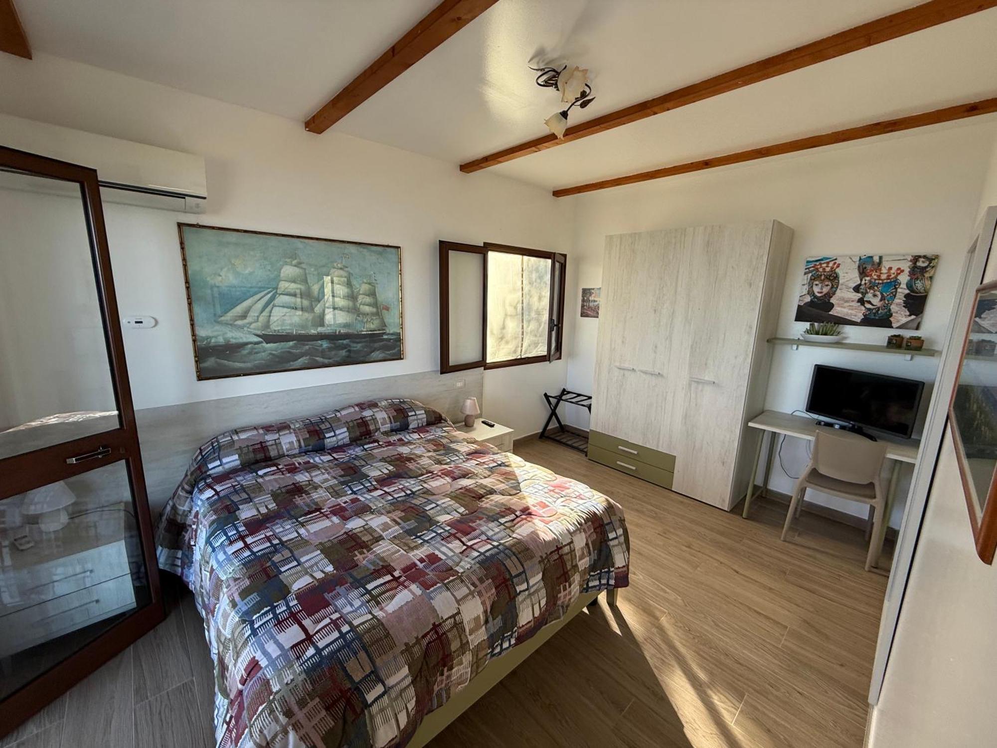 チェファル Mareblu Bed & Breakfast エクステリア 写真